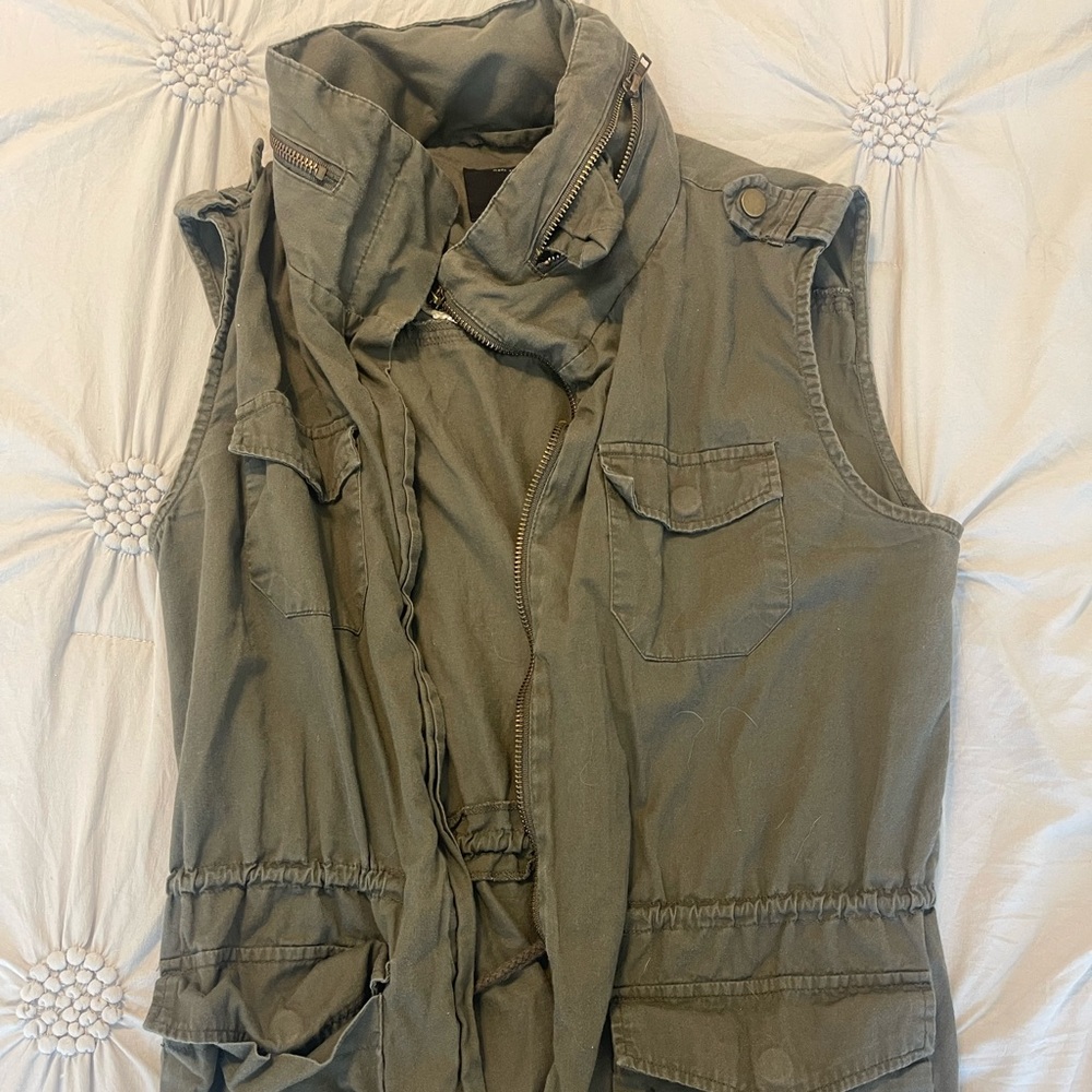DRY GOODS | Dark green utility vest